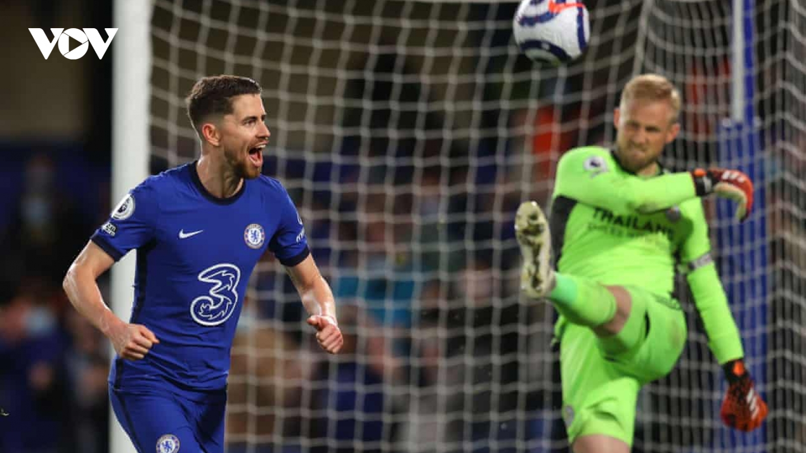 Hạ gục Leicester, Chelsea chạm 1 tay vào tấm vé dự Champions League