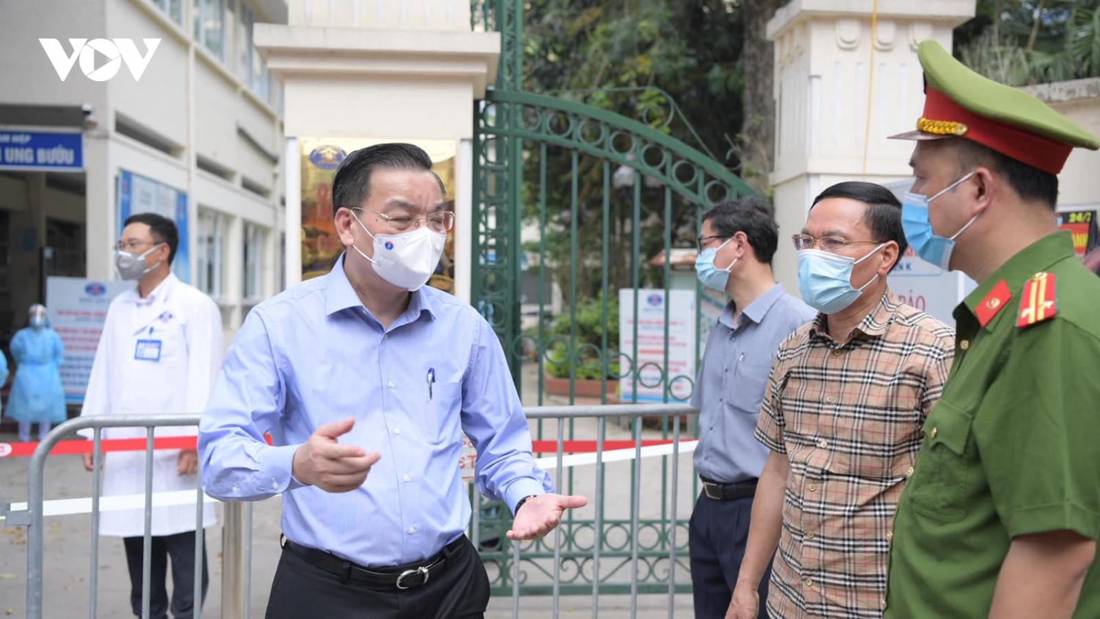 Phát hiện 10 ca mắc Covid-19, Chủ tịch Hà Nội trực tiếp kiểm tra phong tỏa viện K