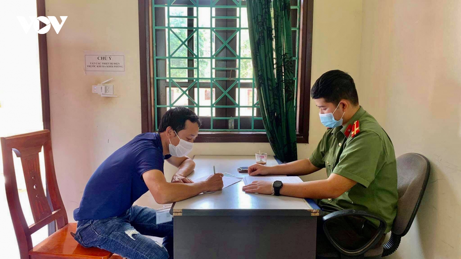Triệu tập người “rao” trên mạng bài thuốc trị được Covid-19
