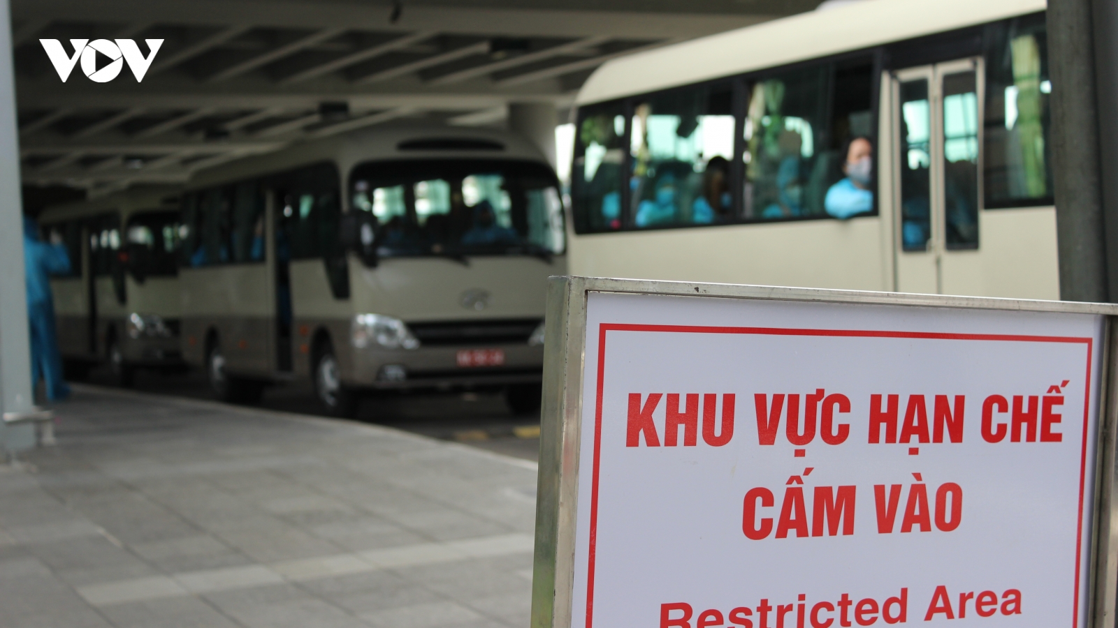 Đưa 349 công dân Việt Nam về nước cách ly tại Vĩnh Long và Tiền Giang