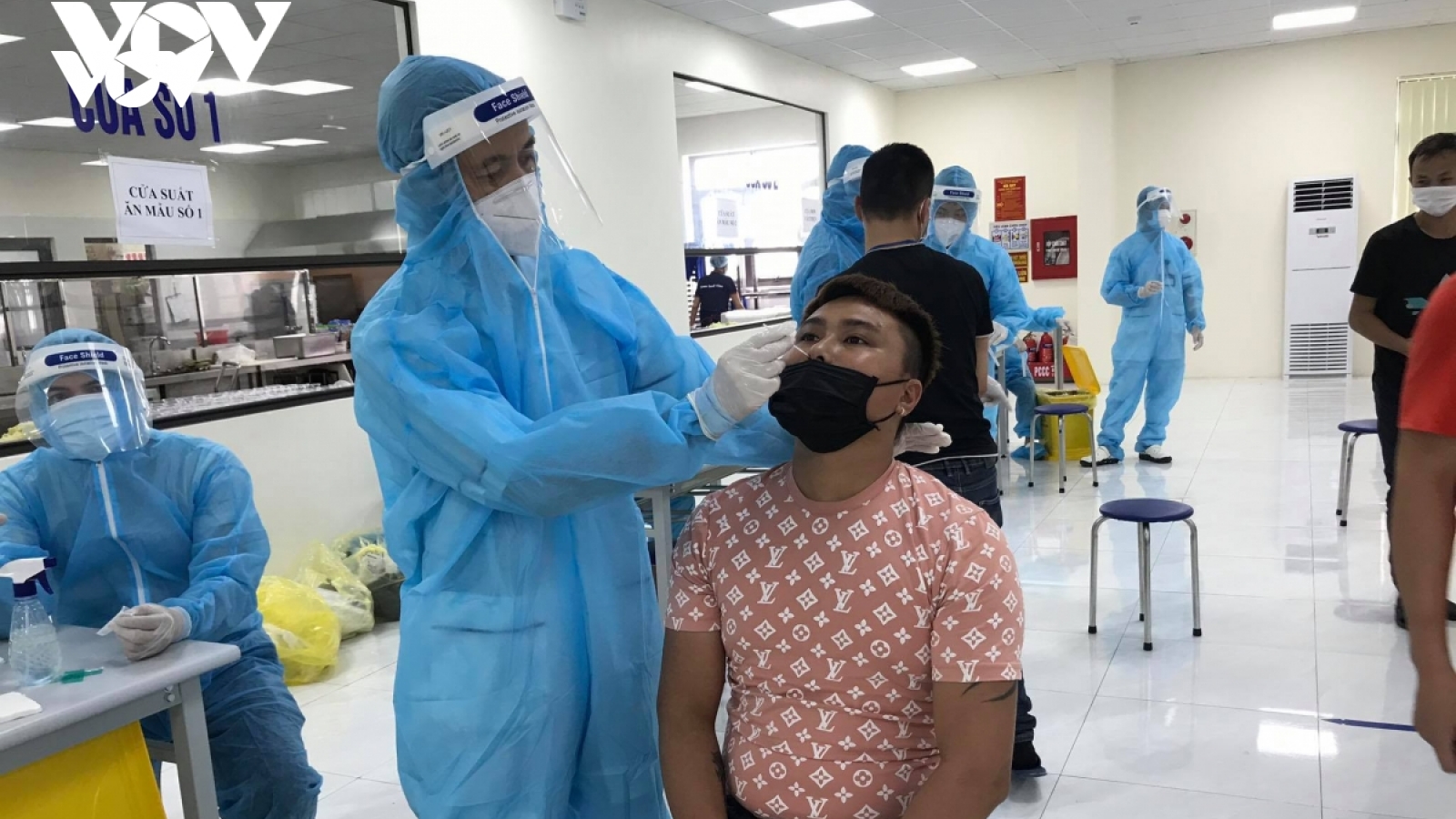 Nếu ca mắc mới Covid-19 trong ngày lên tới hàng nghìn thì chúng ta phải làm gì?