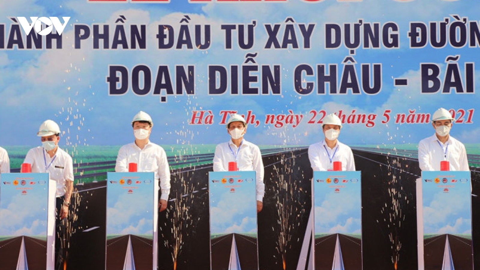 Khởi công cao tốc Bắc Nam đoạn Diễn Châu-Bãi Vọt dài gần 50km