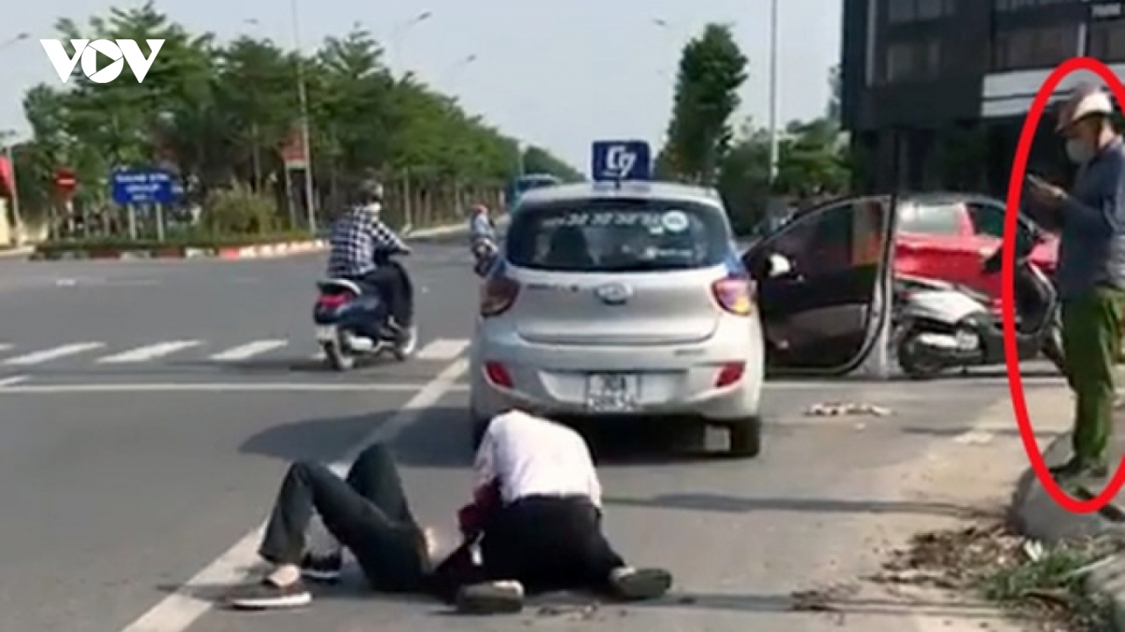 Sau vụ đại úy đứng nhìn tài xế taxi bắt cướp, Công an Hà Nội chấn chỉnh cán bộ, chiến sĩ