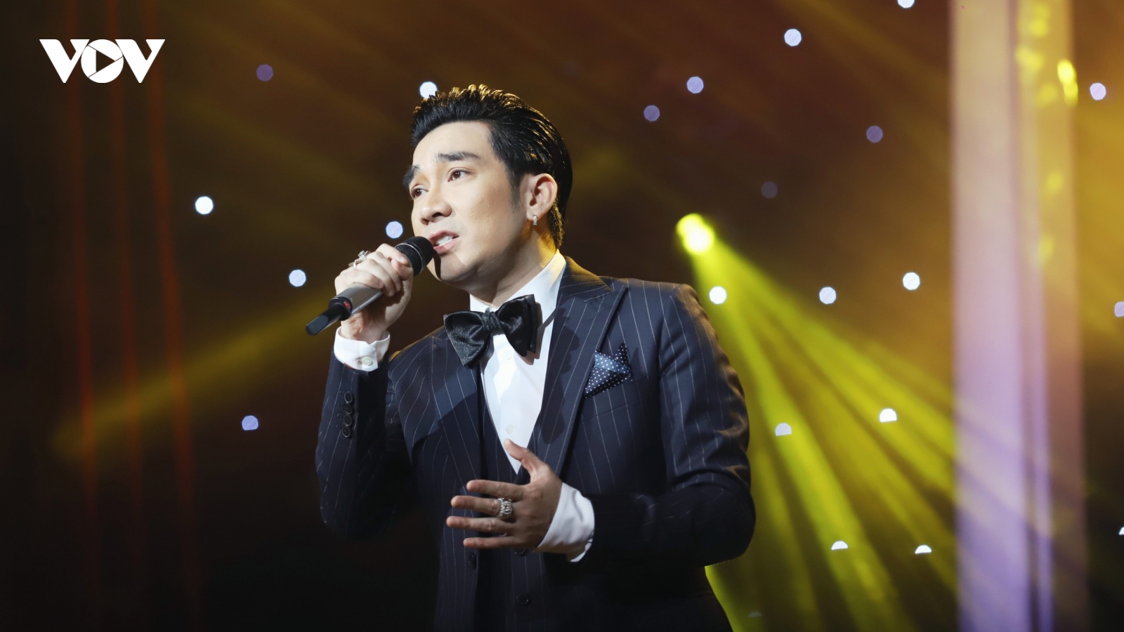 Quang Hà hoãn liveshow 11 tỷ do dịch Covid-19 diễn biến phức tạp