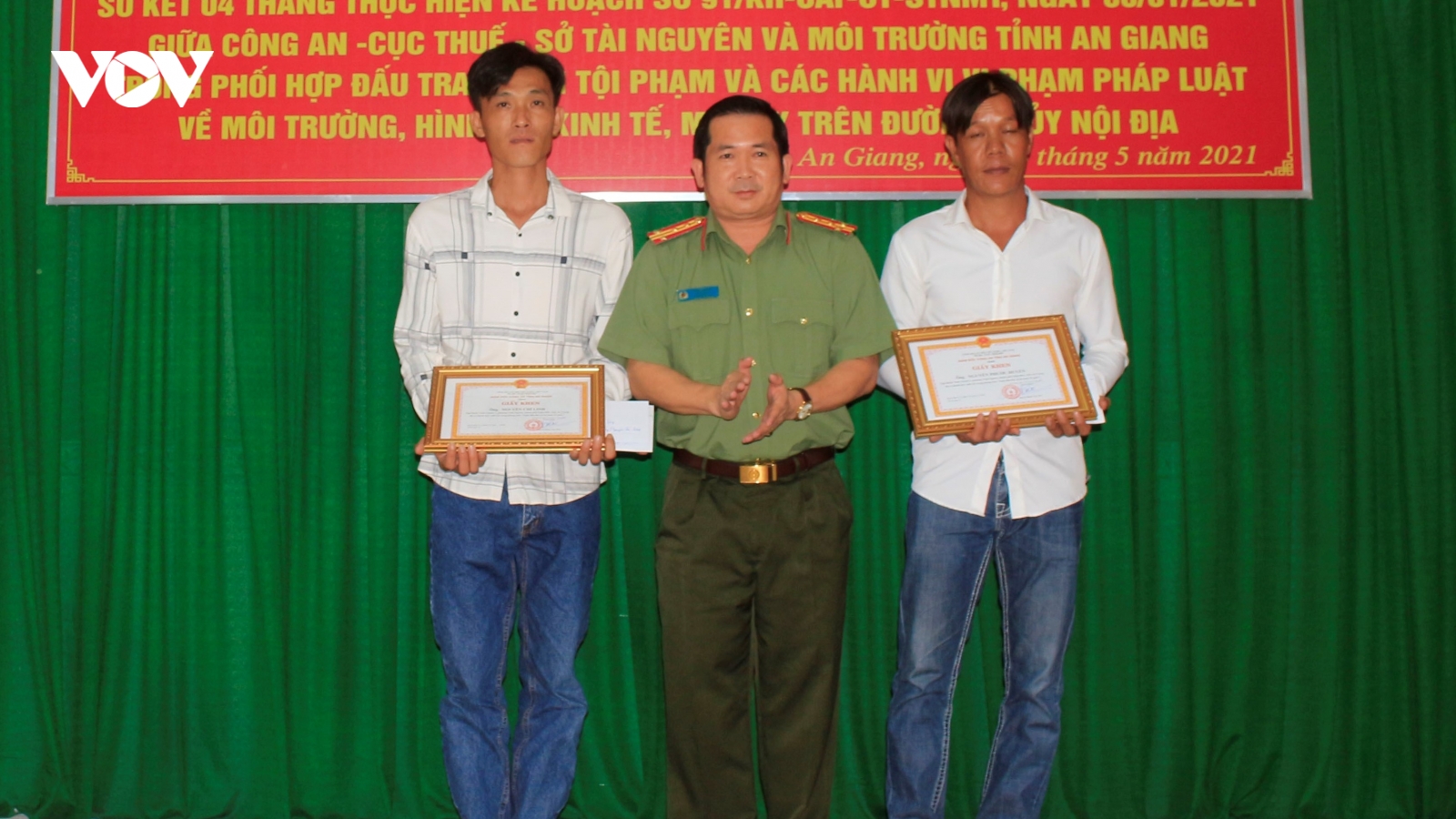 An Giang khen thưởng kịp thời người dân tố giác người nhập cảnh trái phép