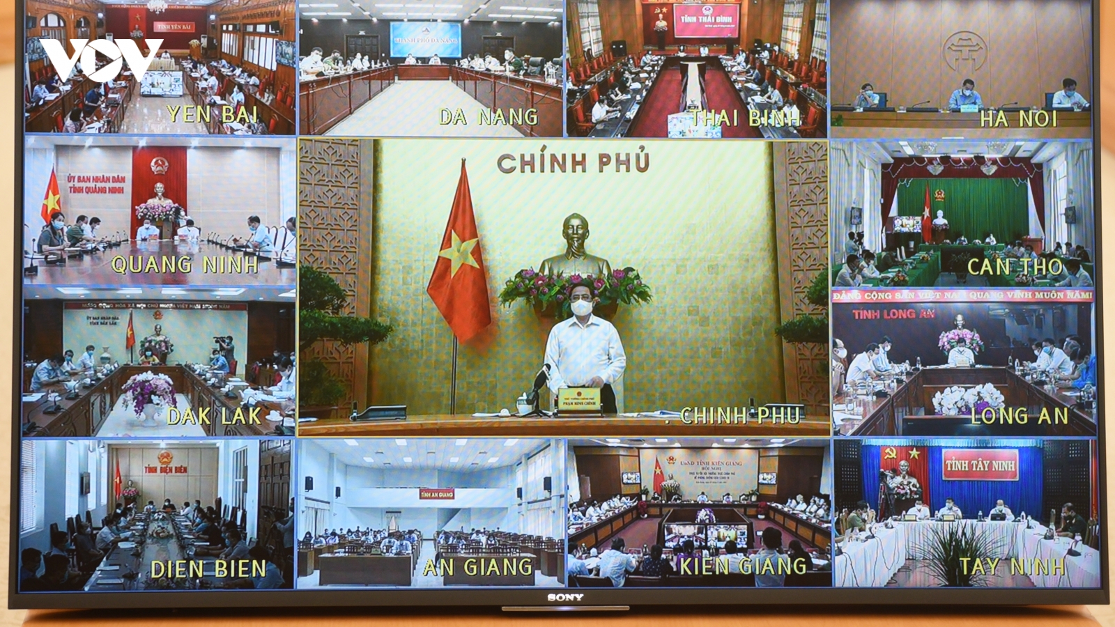 "Doanh nghiệp cũng có trách nhiệm khi chuyên gia nước ngoài lây COVID-19 ra cộng đồng"