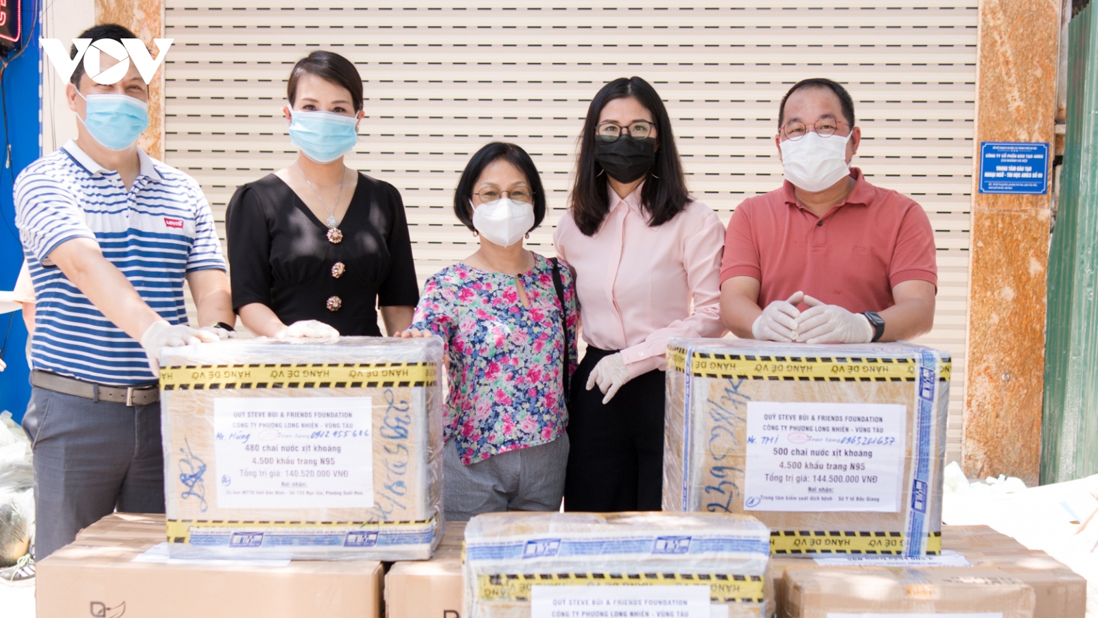 Cộng đồng góp vật tư y tế cho tuyến đầu Bắc Giang và Bắc Ninh chống Covid-19
