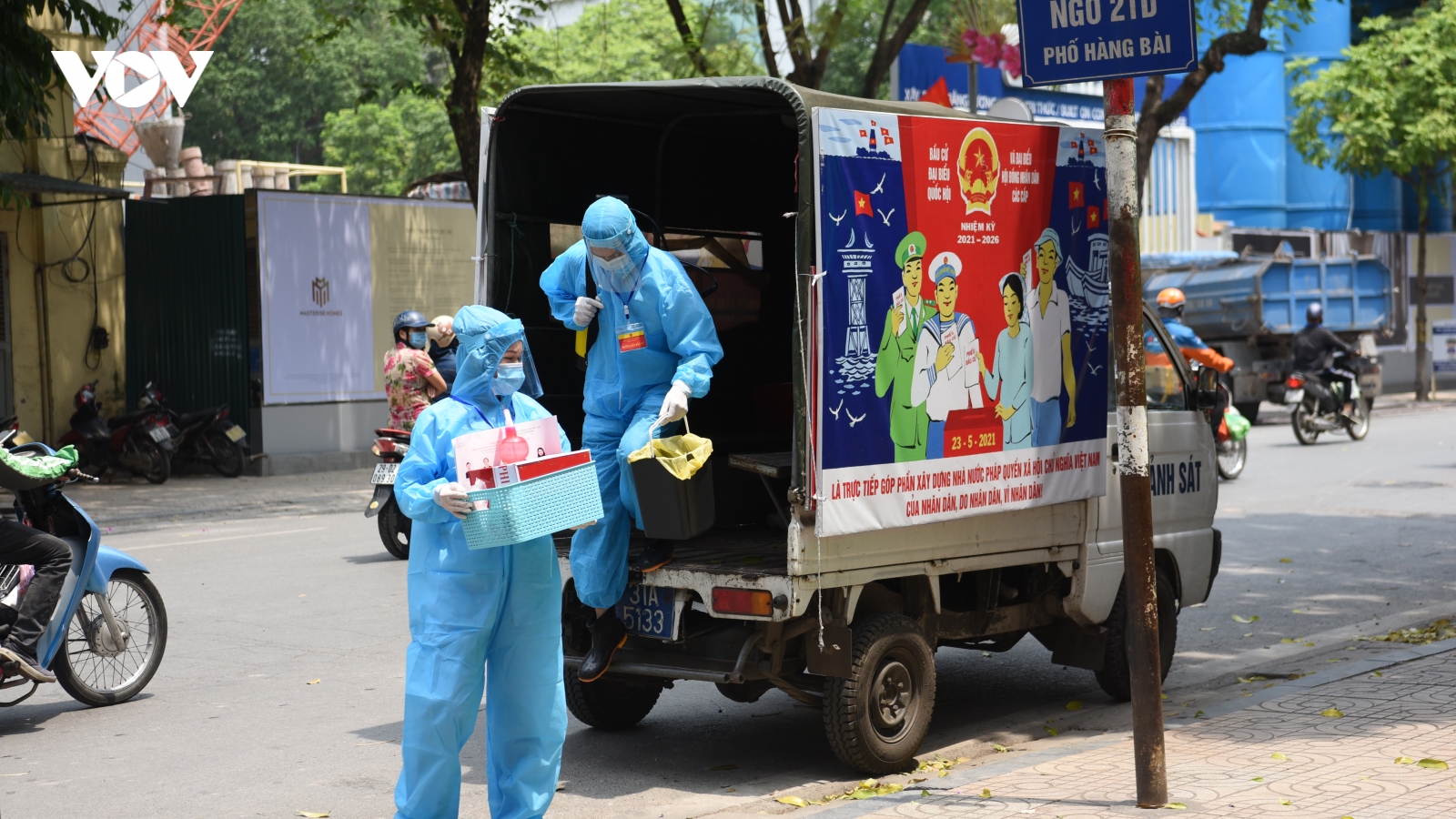 Hà Nội diễn tập tình huống cử tri thuộc diện F2 bầu cử tại nhà