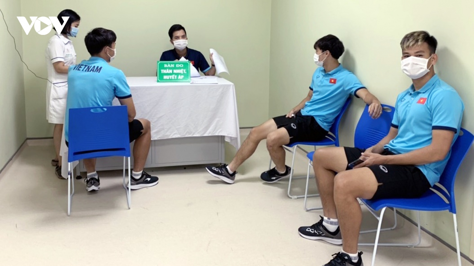 Dàn sao ĐT Việt Nam tiêm xong vaccine ngừa COVID-19, sẵn sàng sang UAE