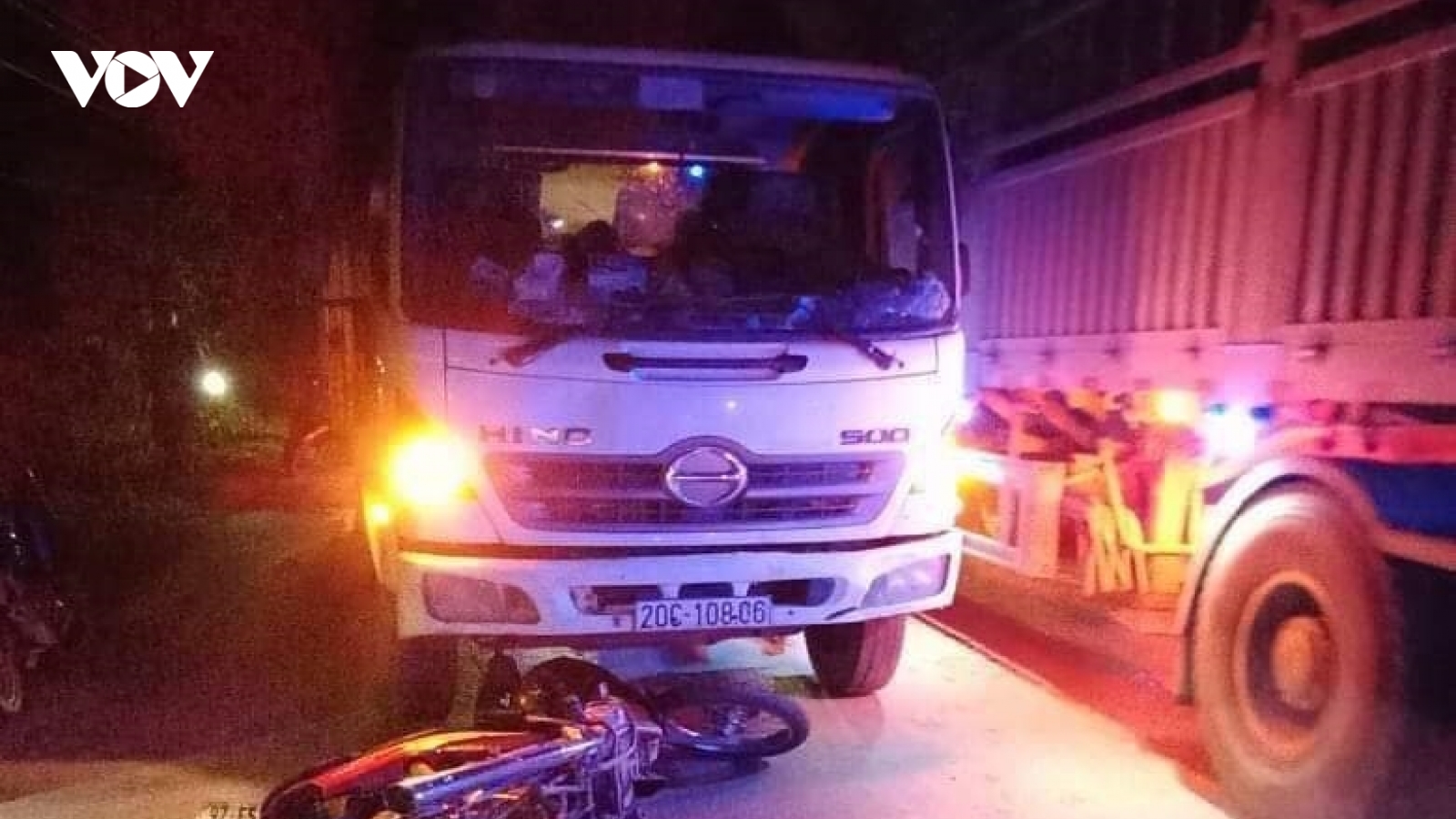 Mô tô đấu đầu xe tải khiến một người tử vong