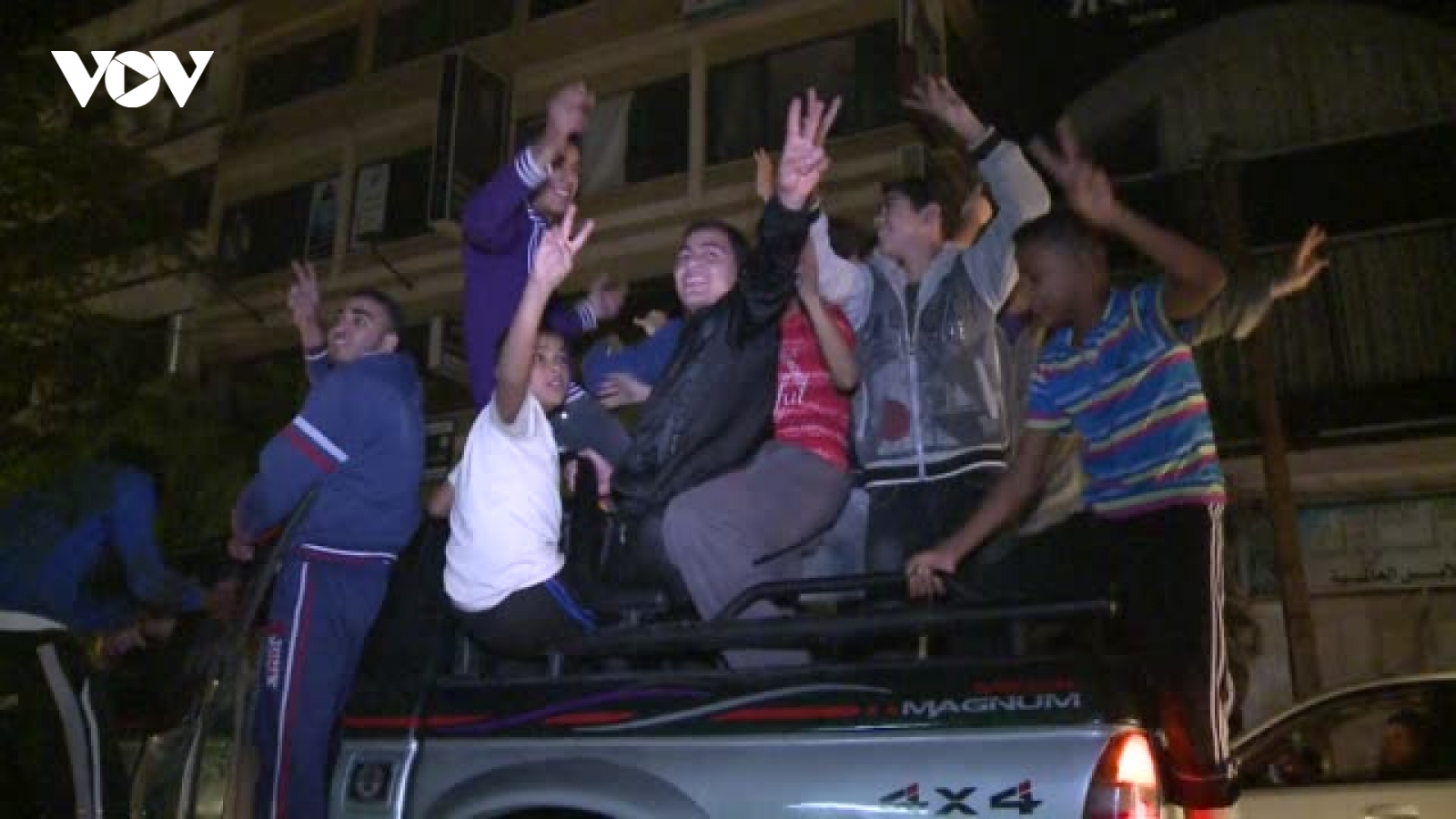 Dân Gaza xuống đường lúc rạng sáng, ăn mừng thỏa thuận ngừng bắn Hamas-Israel