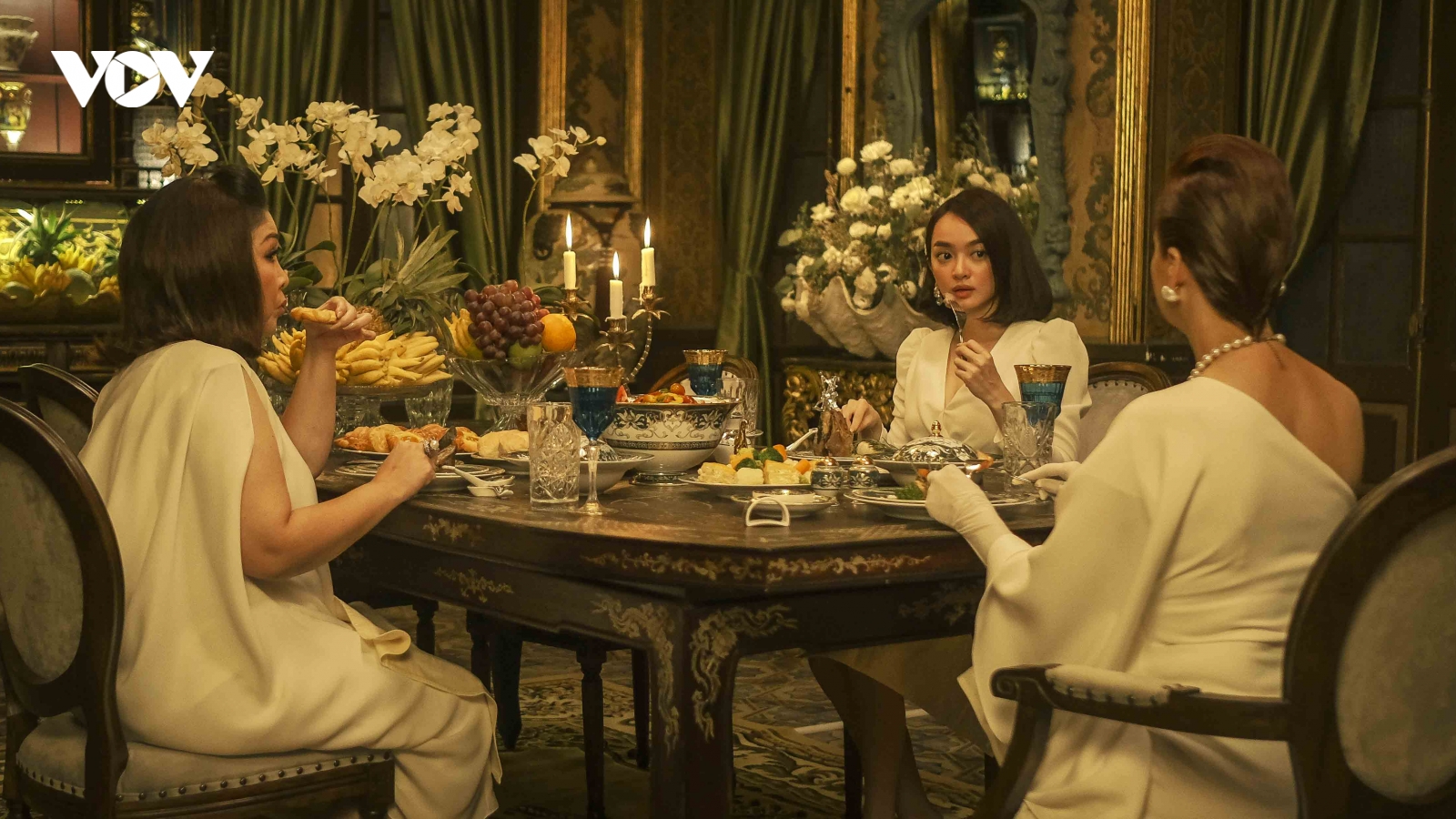 "Gái già lắm chiêu V" được chiếu toàn cầu trên Netflix