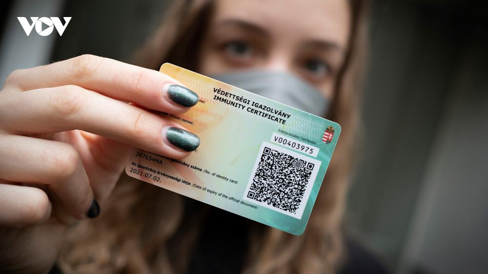 Hungary nới lỏng các biện pháp hạn chế cho người có thẻ miễn dịch Covid-19