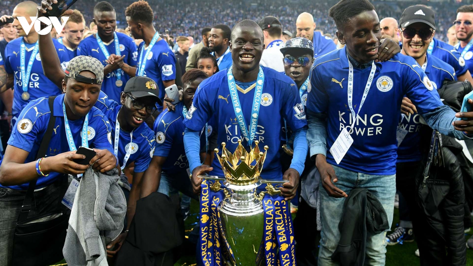 Ngày này năm xưa: Leicester hoàn tất "câu chuyện cổ tích" ở Ngoại hạng Anh