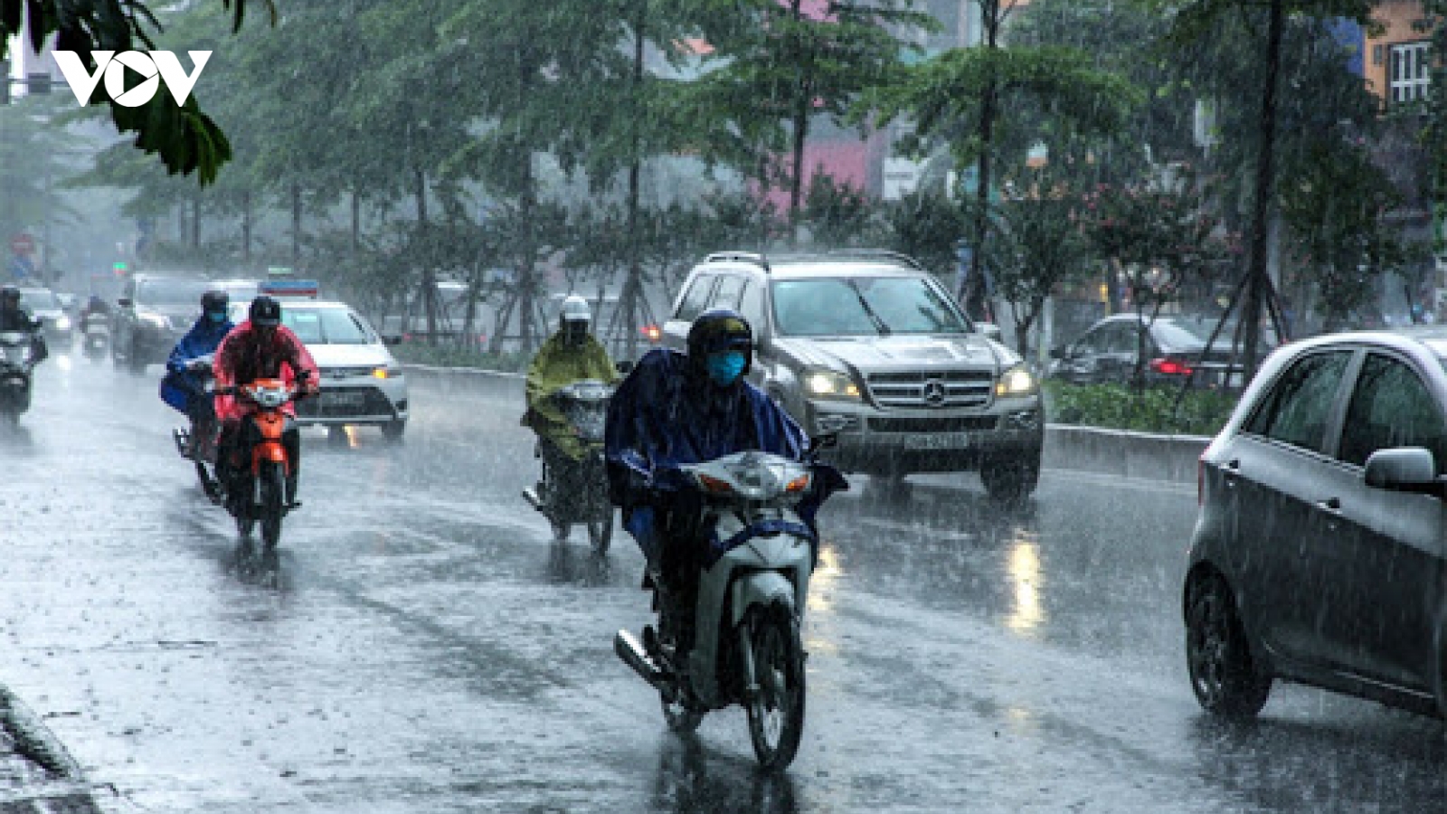 Thời tiết ngày 25/5: Cả nước có mưa rào và dông, cảnh báo gió lốc, mưa đá