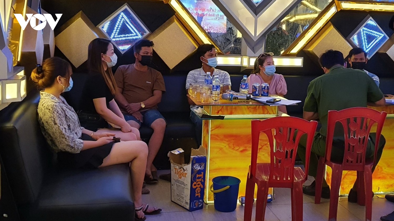 Phạt chủ quán karaoke 15 triệu đồng vi phạm phòng dịch ở Quảng Nam