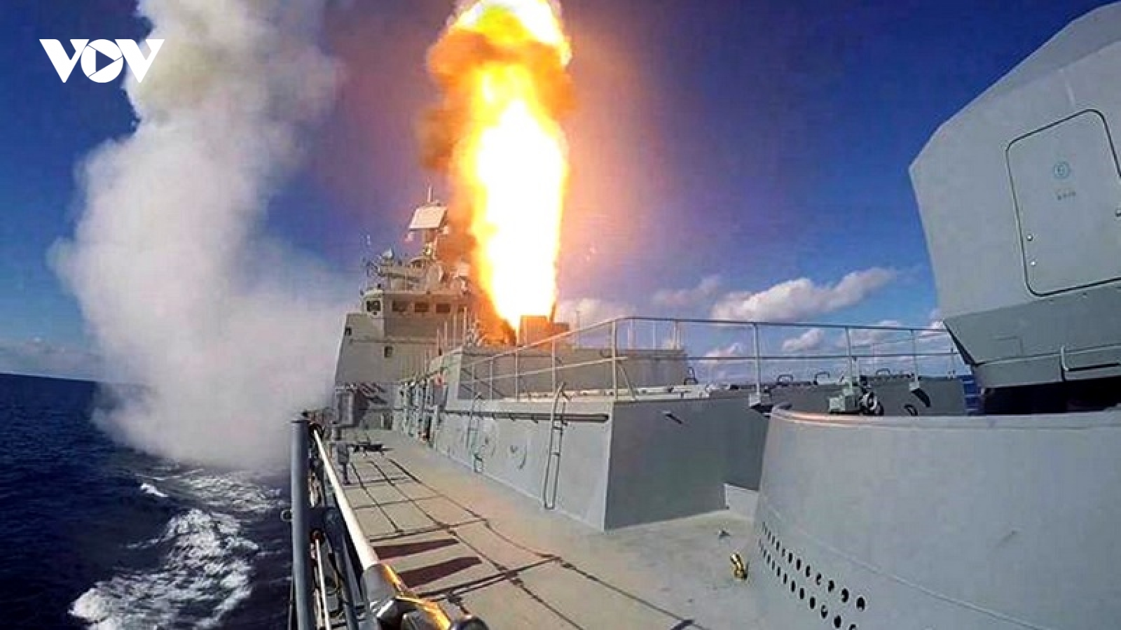 Khinh hạm Đô đốc Grigorovich của Nga diễn tập phóng tên lửa ở Biển Đen