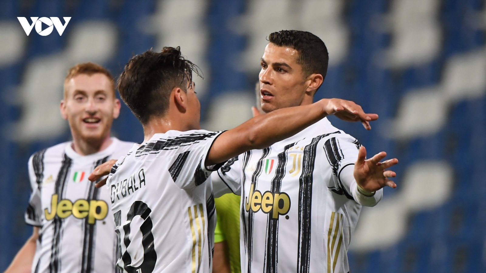 Ronaldo và Dybala đạt cột mốc 100 bàn cho Juventus trong cùng một trận đấu