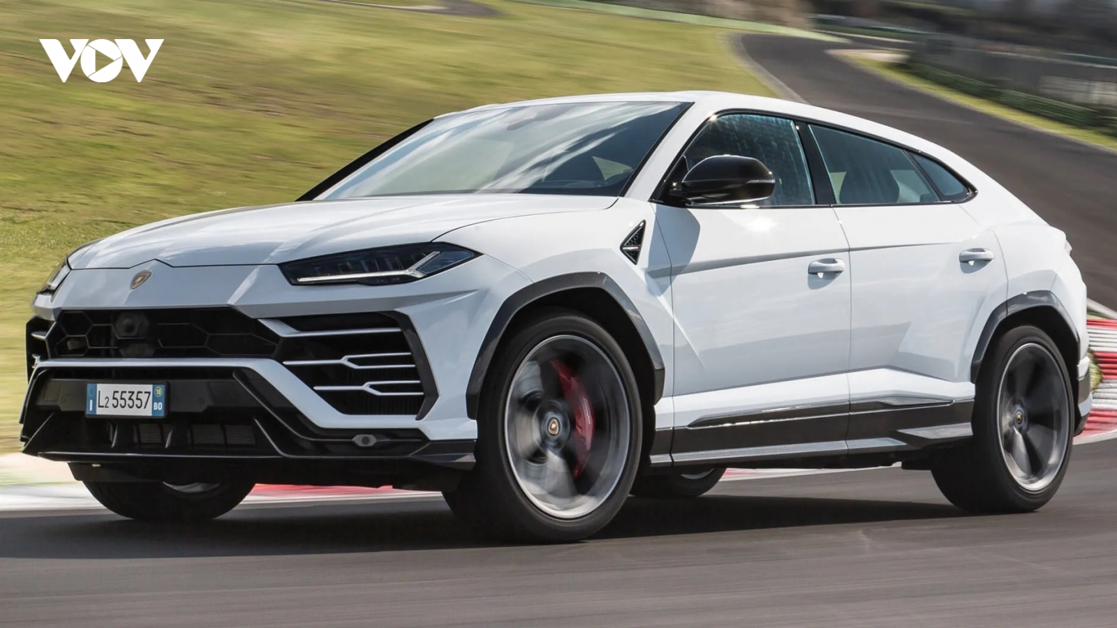 Hàng loạt xe Lamborghini, Porsche và Audi được thay động cơ mới