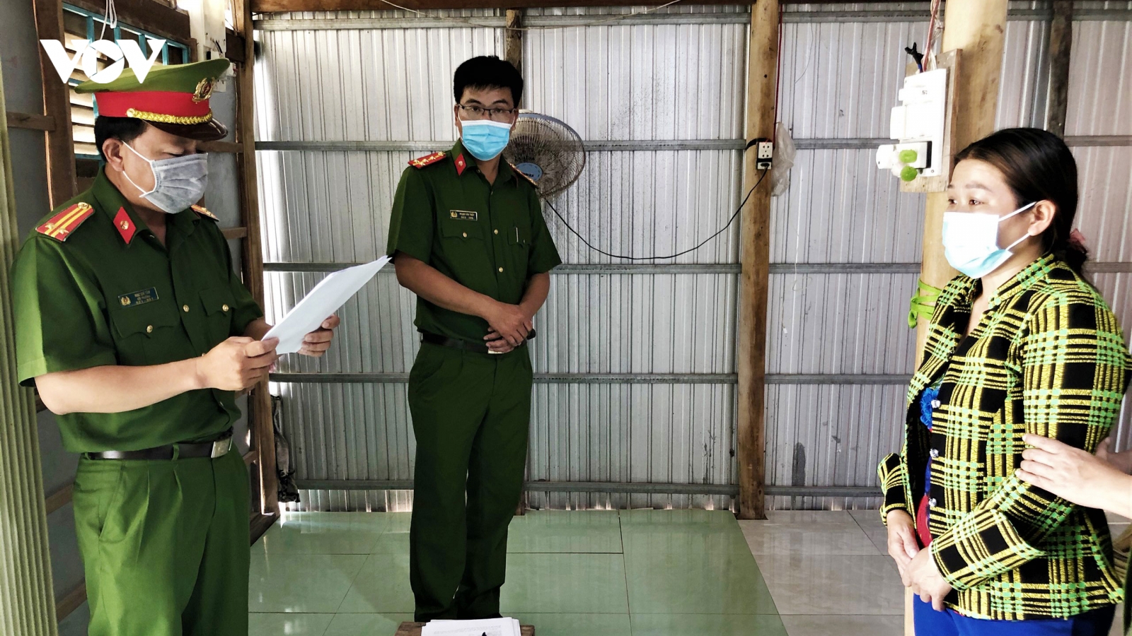 Một phụ nữ ở Cà Mau bị bắt với cáo buộc lừa đảo 3,6 tỷ đồng