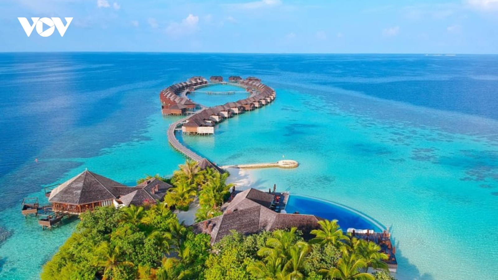 Thiên đường nghỉ dưỡng Maldives trả giá đắt khi mở cửa đón khách ồ ạt