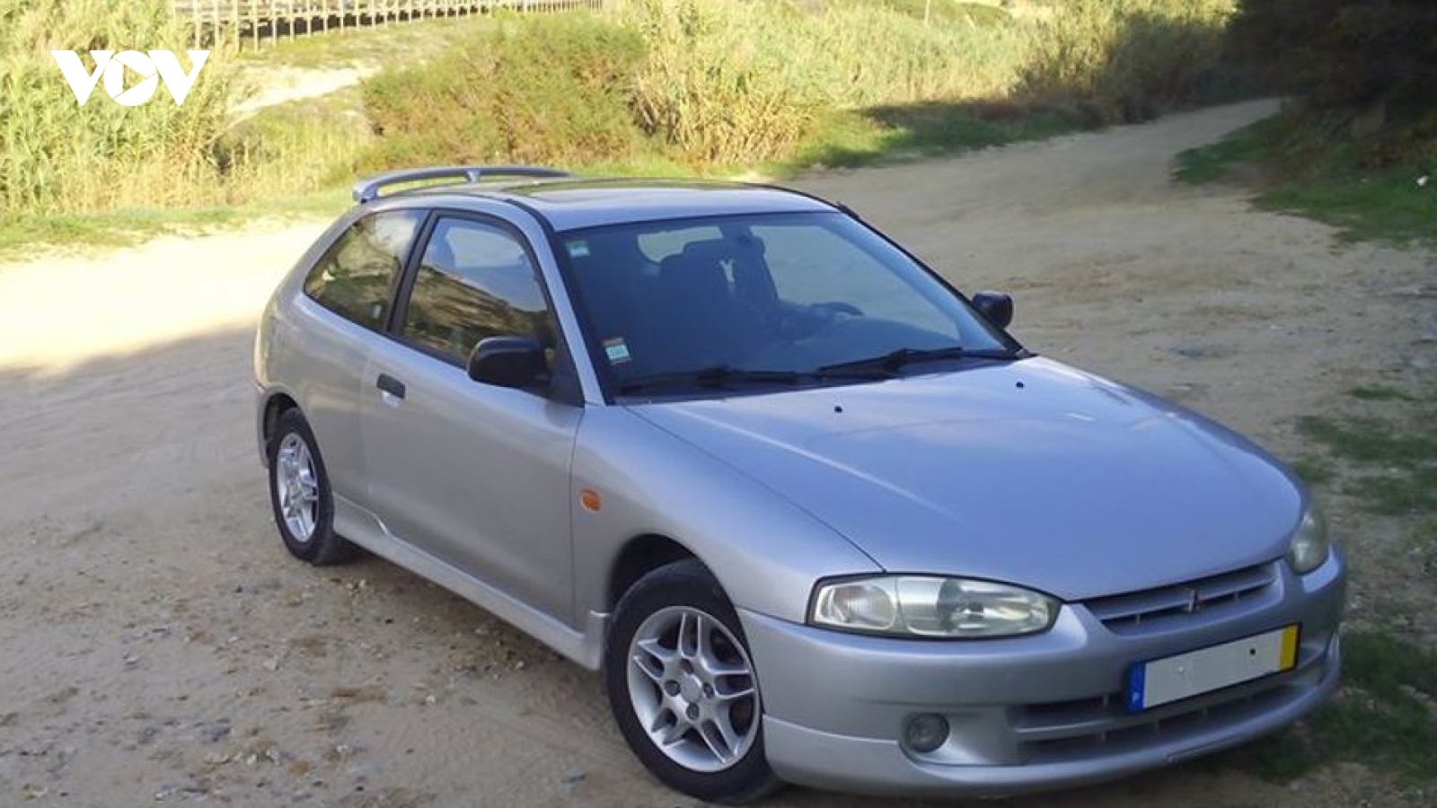 Mitsubishi triệu hồi ô tô hơn 20 năm tuổi tại Việt Nam để thay túi khí