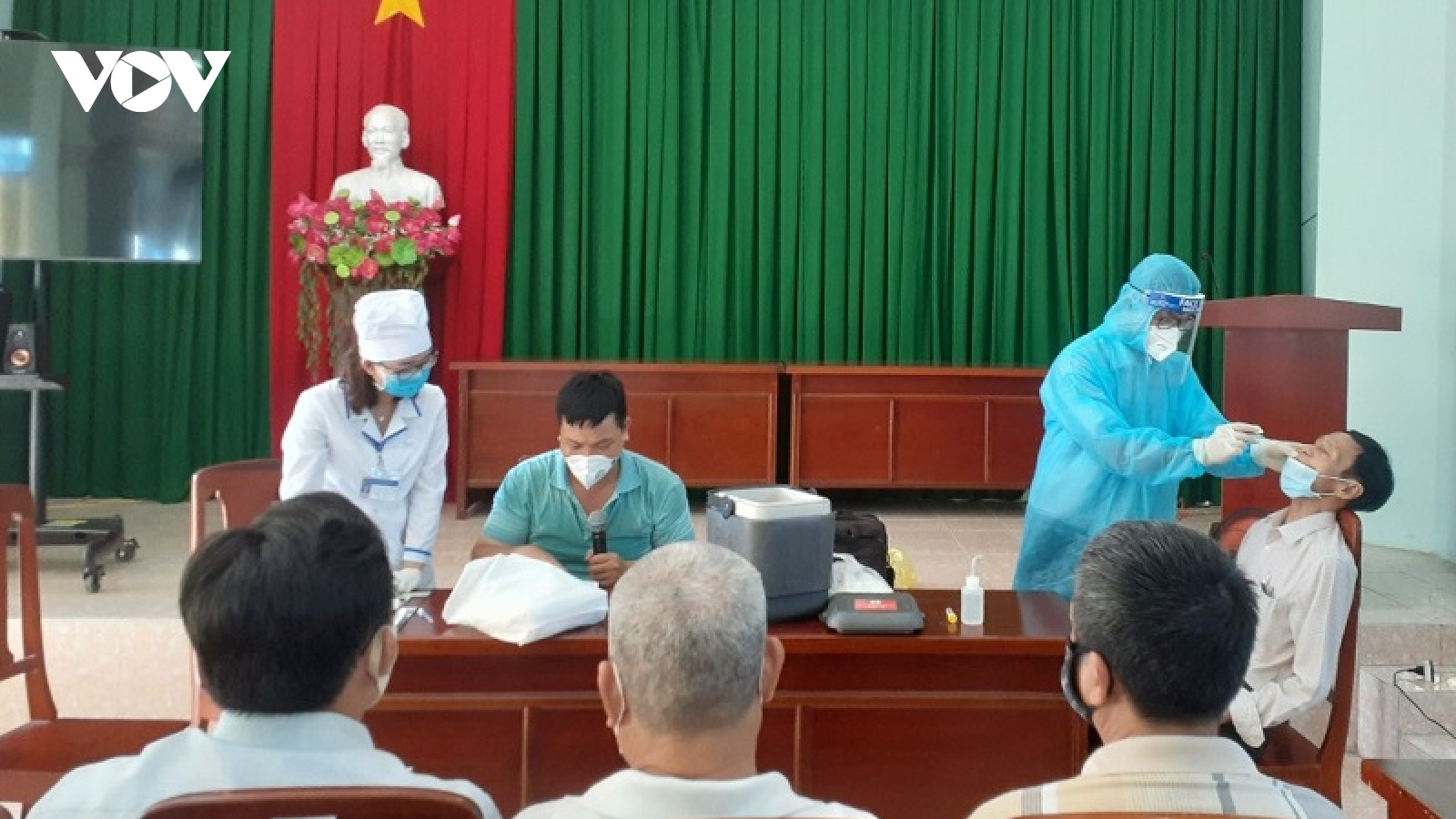 Ninh Thuận gấp rút xét nghiệm SARS-CoV-2 cho gần 13.000 người