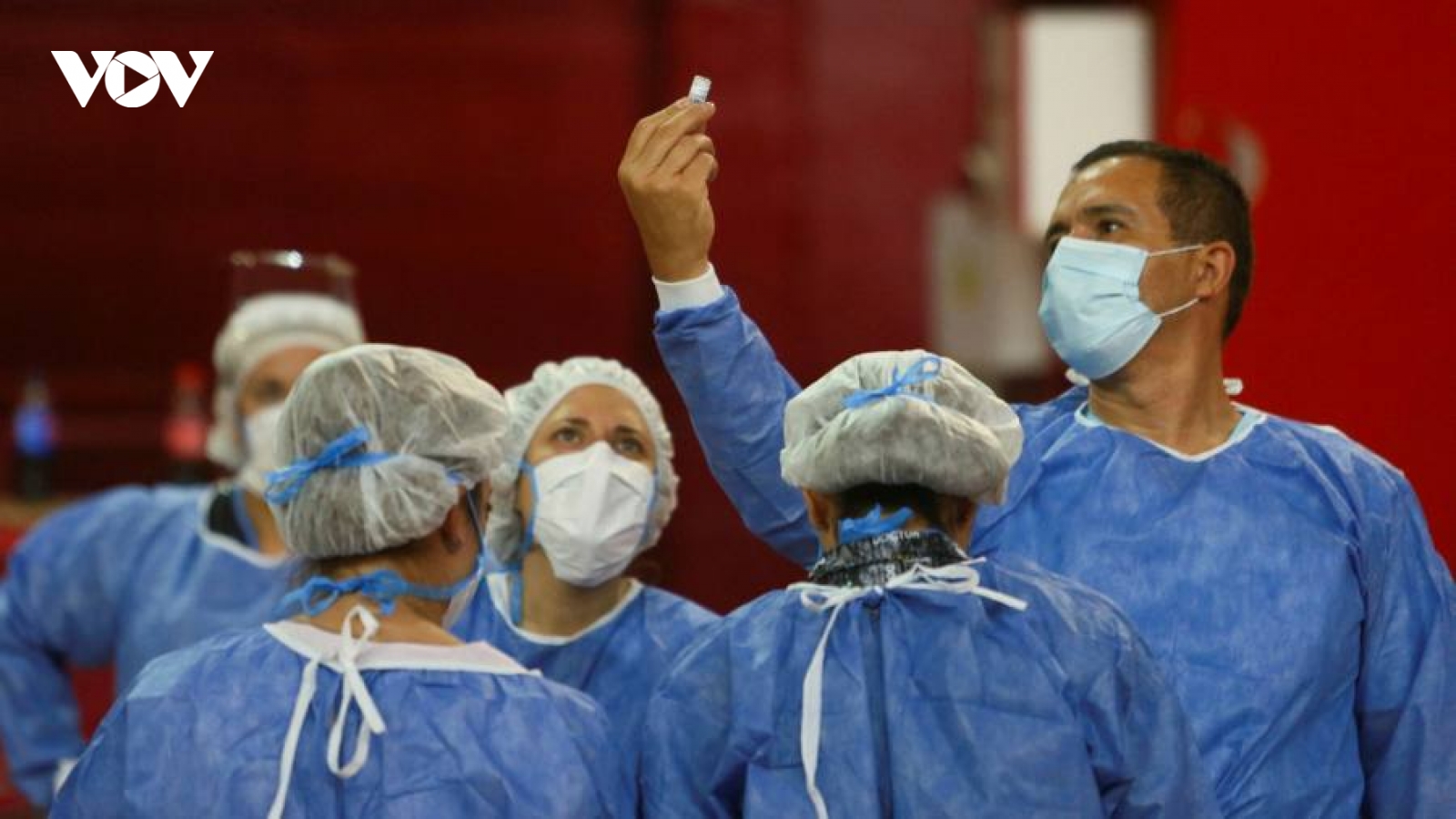 Mỹ chậm chân nên thua xa Nga và Trung Quốc trong ngoại giao vaccine