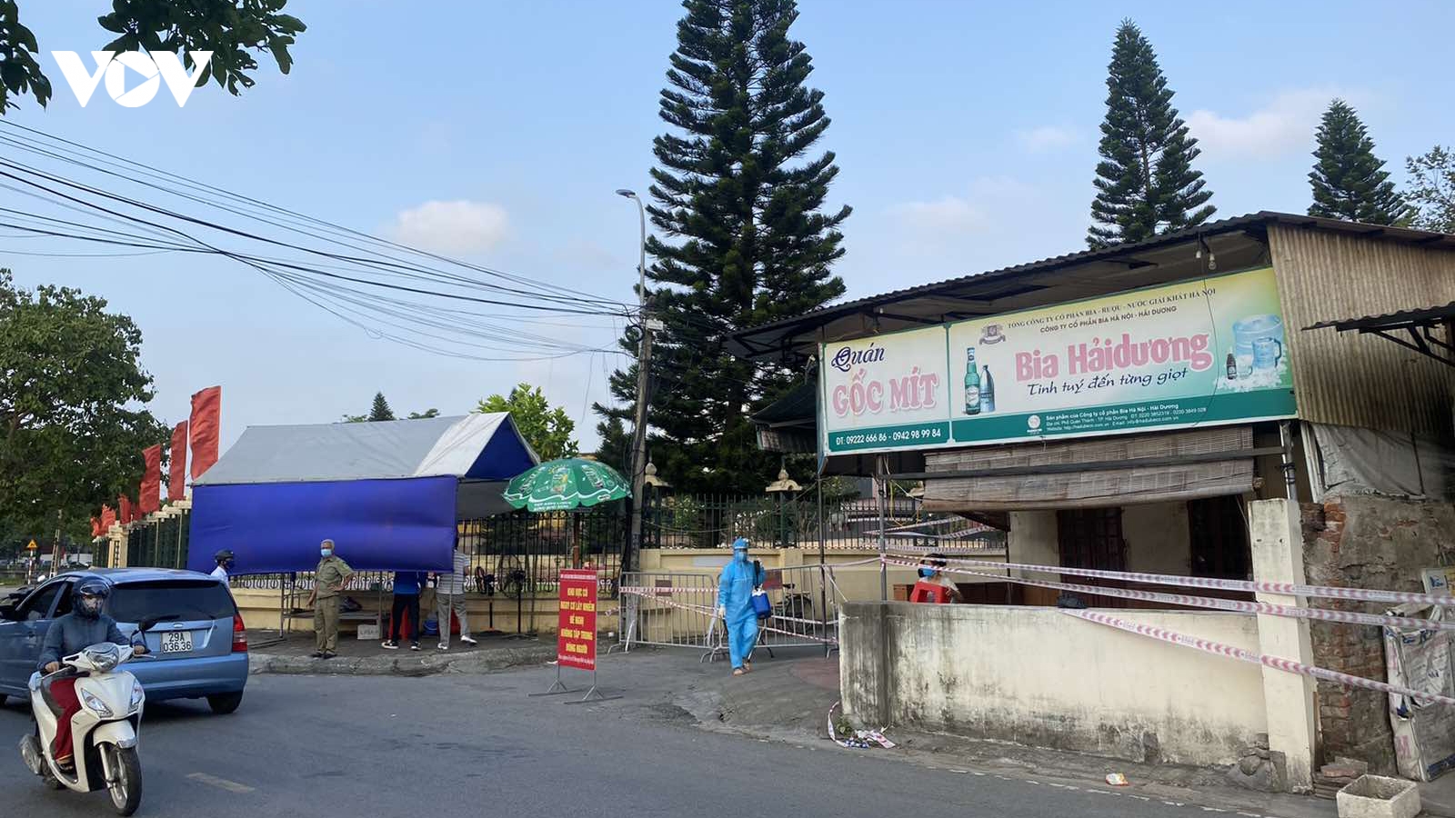 Lẻn vào khu phong tỏa đòi nợ, người bán rượu bị phạt 3 triệu đồng và cách ly 21 ngày