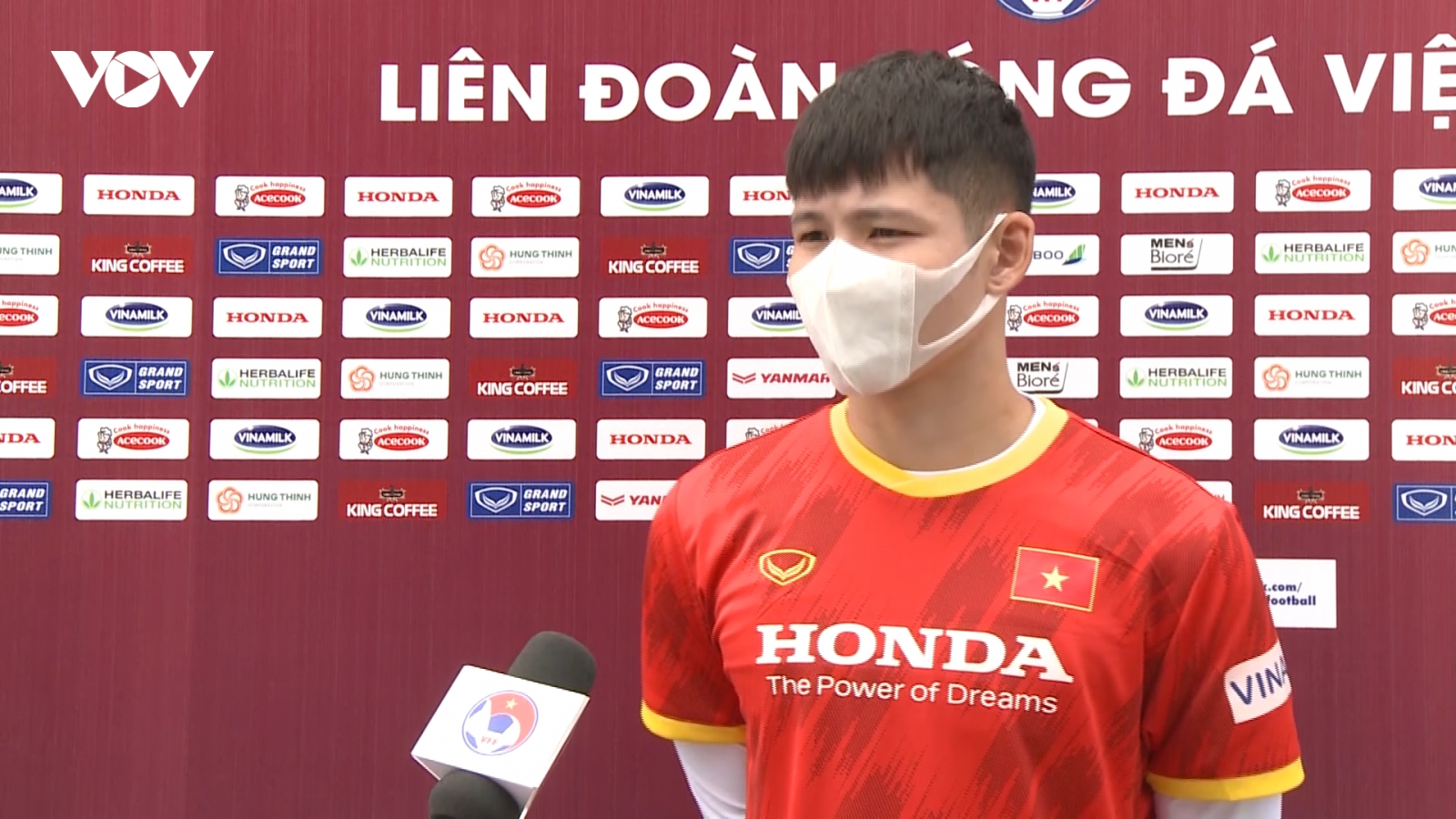 Tuyển thủ U22 Việt Nam nói gì khi luyện tập giữa trưa? 