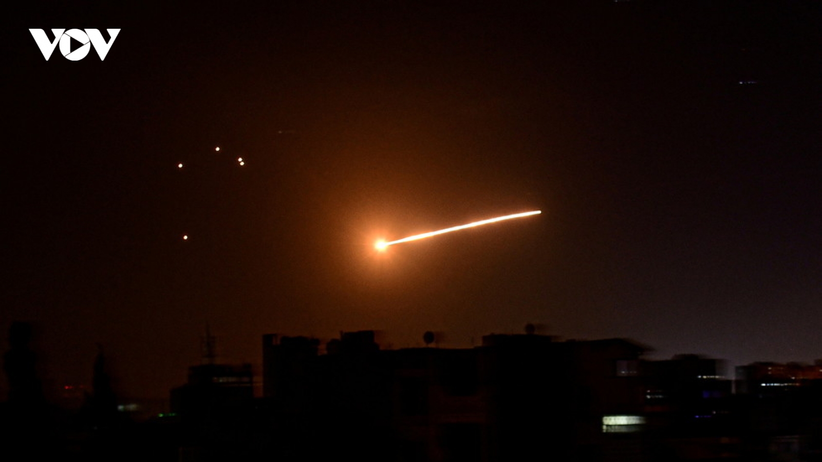 Israel tấn công tên lửa gần căn cứ Nga tại Syria
