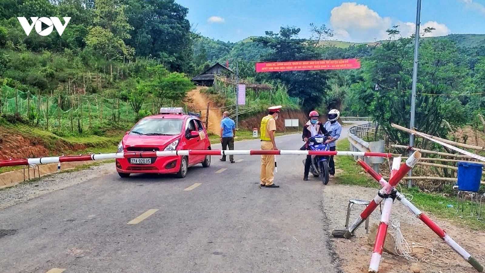 Điện Biên kích hoạt 4 chốt kiểm dịch Covid-19 trên các quốc lộ