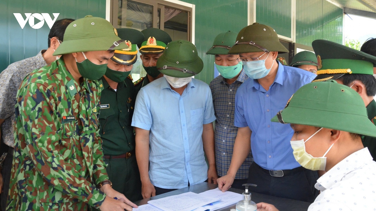 Nhiều địa phương tạm dừng hoạt động một số dịch vụ để phòng, chống COVID-19