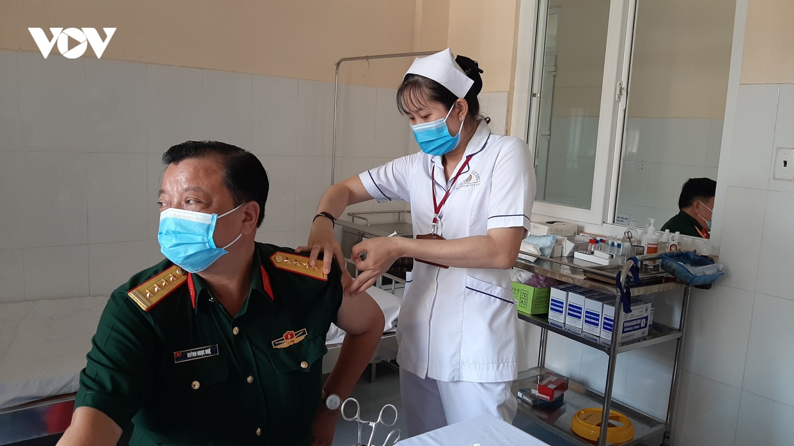 Hơn 2.000 cán bộ chiến sỹ lực lượng vũ trang ở ĐBSCL được tiêm phòng vaccine mũi 2