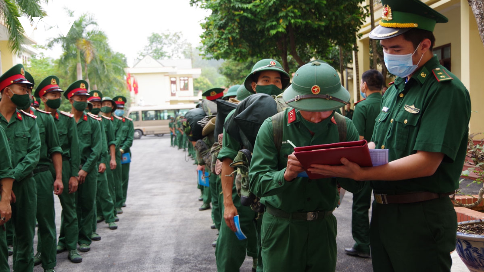Điện Biên: Tăng cường  90 cán bộ, chiến sĩ lên các chốt tuyến biên giới chống dịch