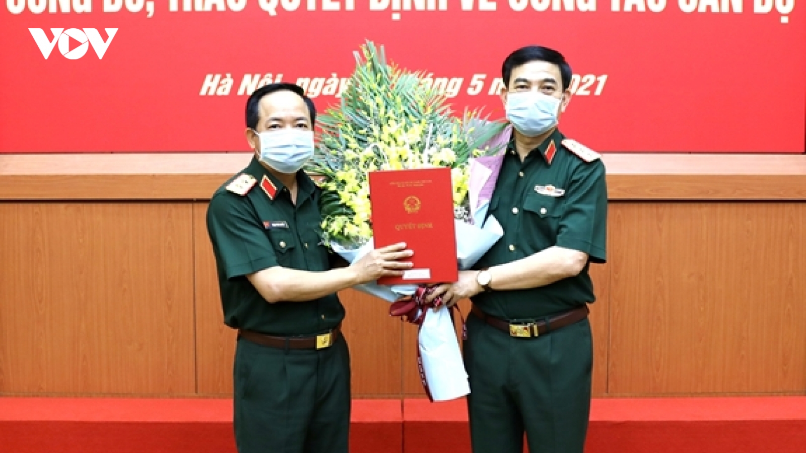 Trao quyết định bổ nhiệm Phó Chủ nhiệm Tổng cục Chính trị