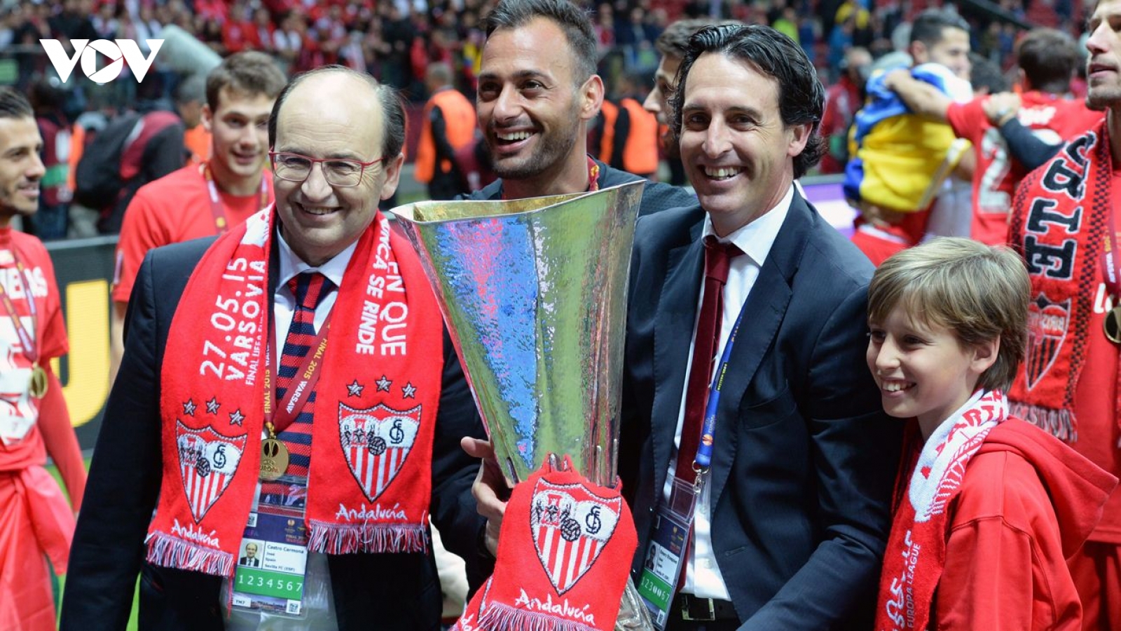 Ngày này năm xưa: HLV Emery đi vào lịch sử Europa League