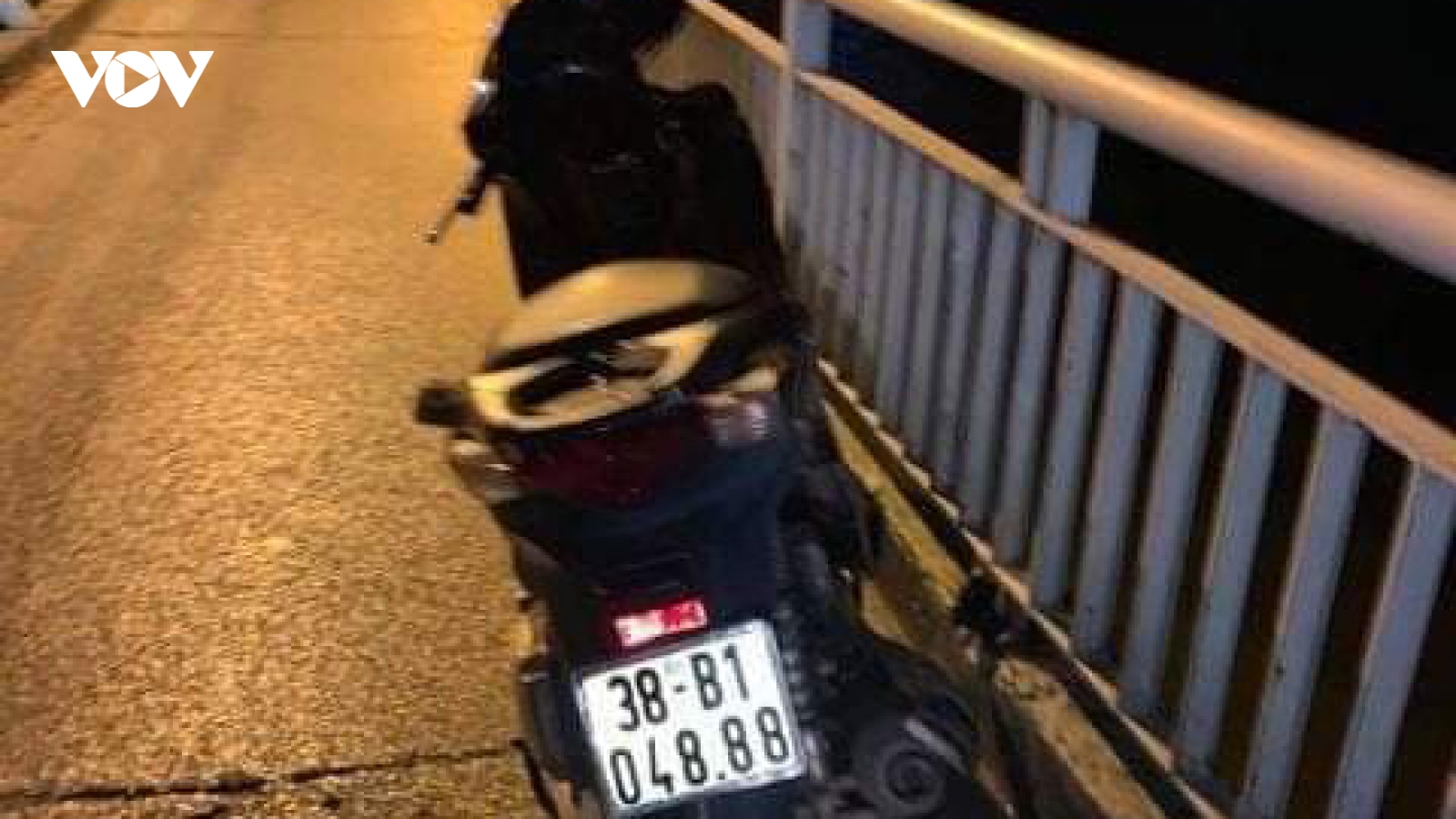 Tìm thấy thi thể người đàn ông tự vẫn trên cầu Bến Thuỷ