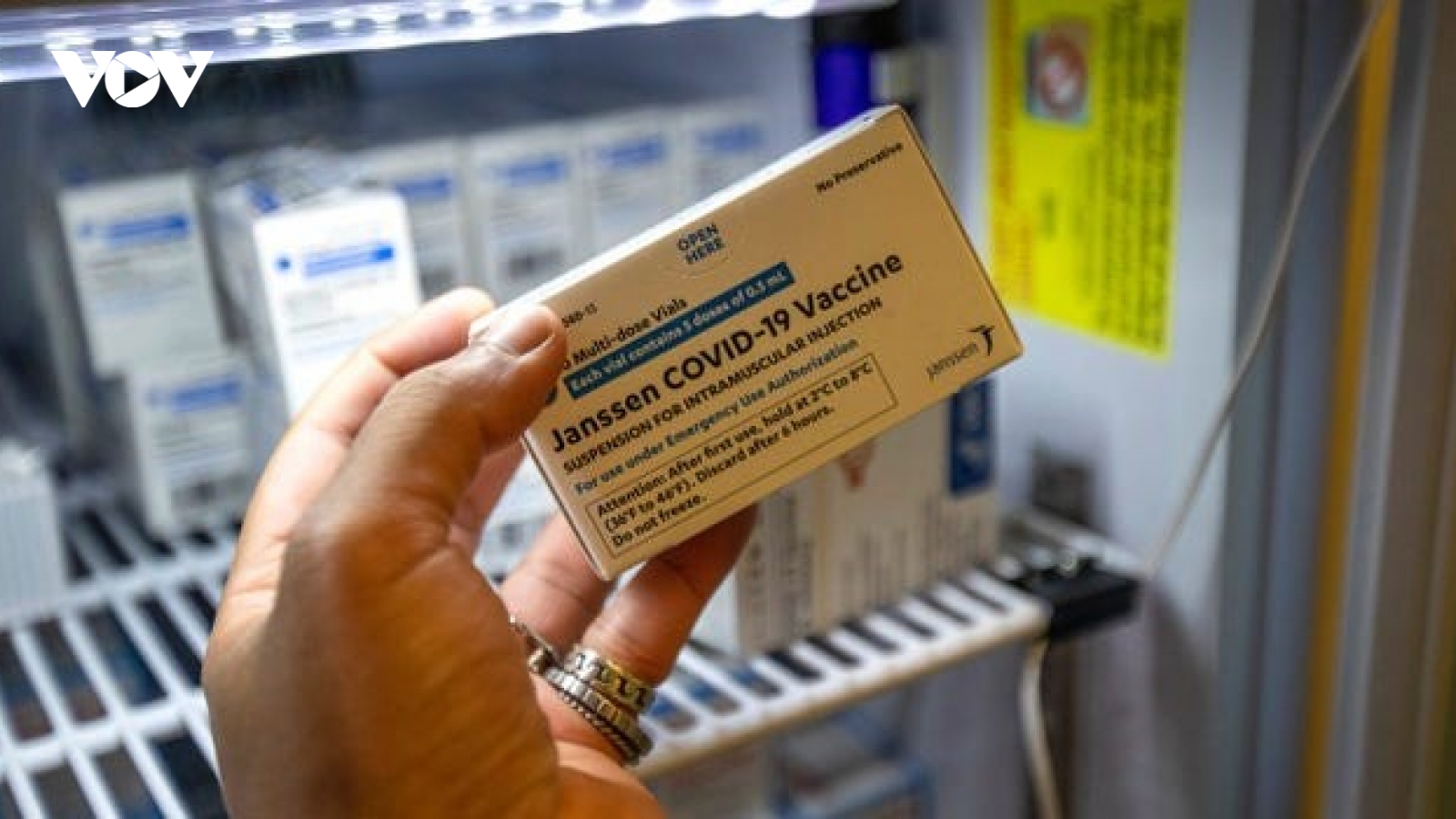 Chóng mặt buồn nôn sau khi tiêm vaccine Johnson and Johnson: Nguyên nhân khó ngờ?