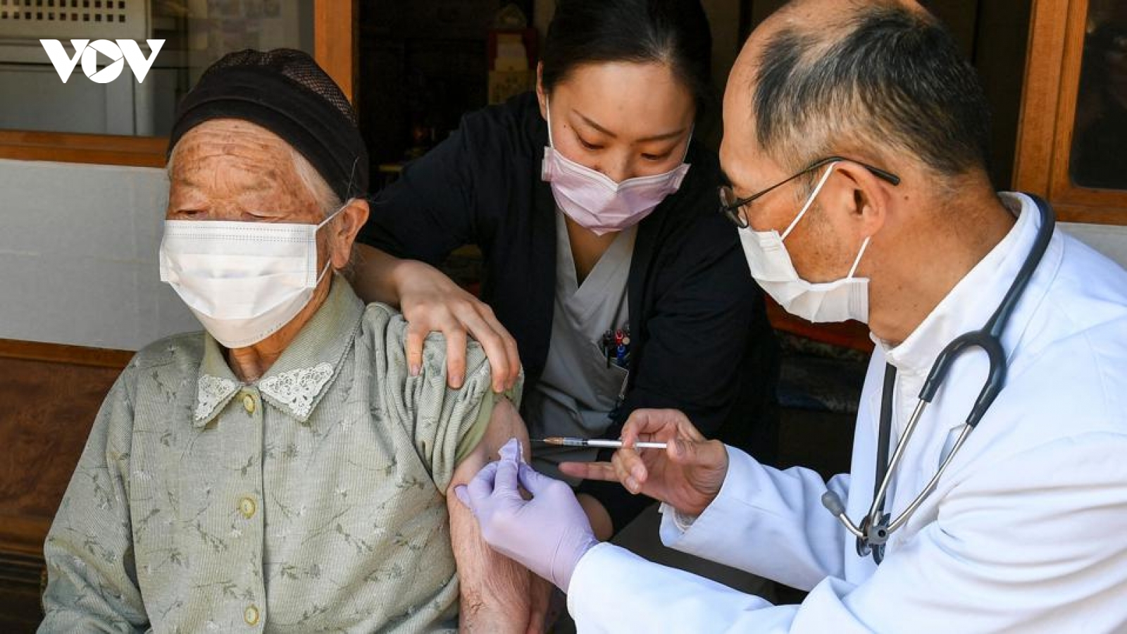 Nhật Bản phê duyệt sơ bộ vaccine Moderna và AstraZeneca