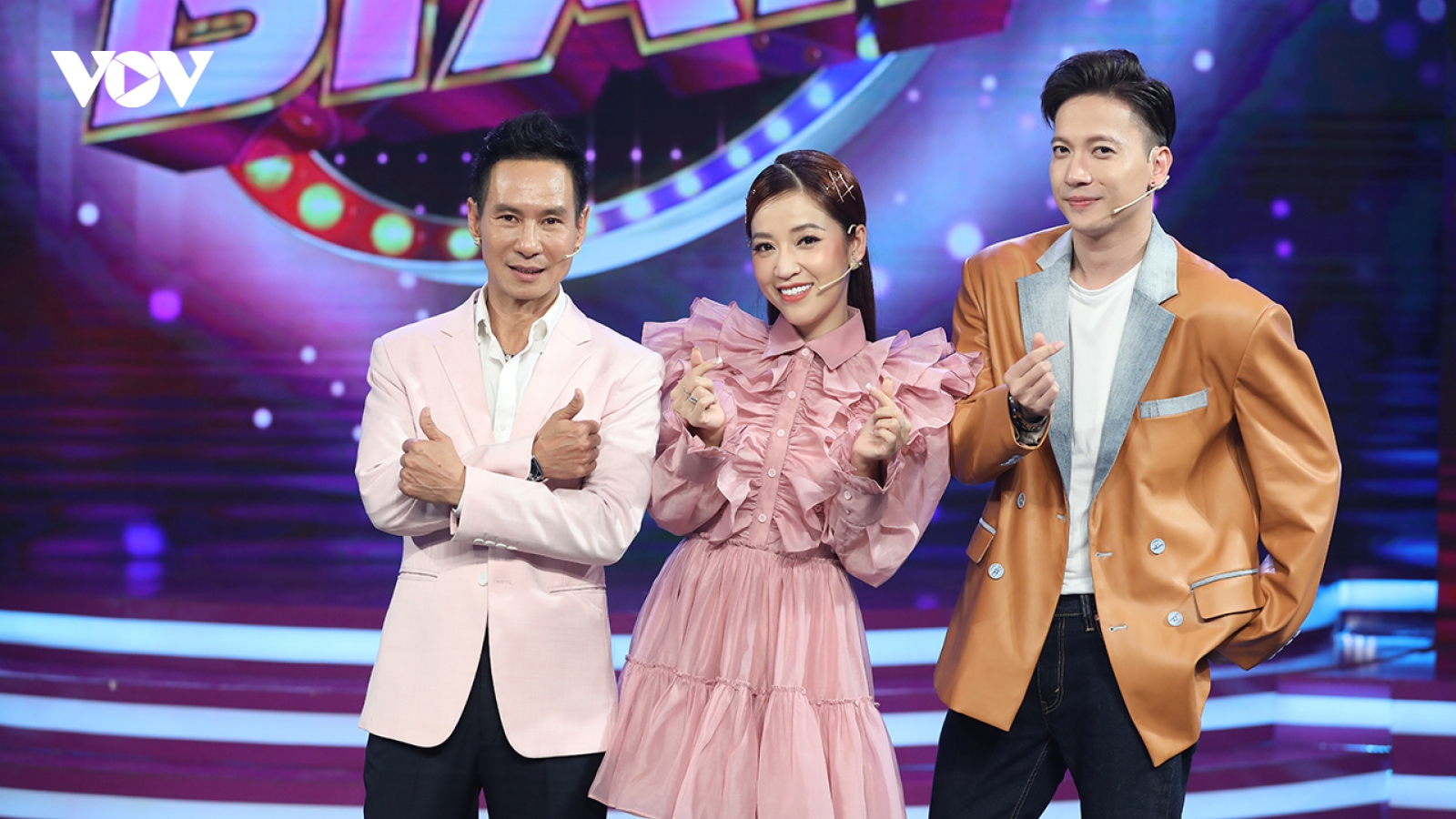 S.T Sơn Thạch "muối mặt" vì bị tiết lộ "chuyện xấu" trên sóng truyền hình