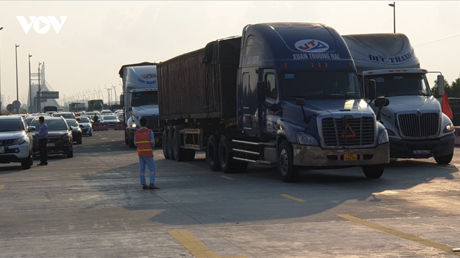Lái xe chở hàng từ Bắc Ninh, Bắc Giang vào Quảng Ninh phải có giấy xét nghiệm Covid-19