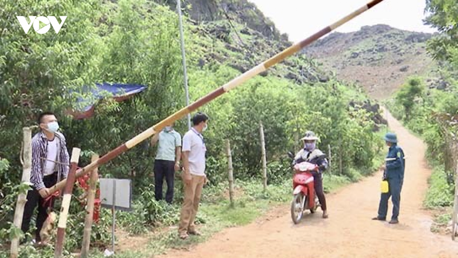 Hàng trăm người Sơn La về từ vùng dịch Bắc Giang cần được kiểm soát chặt chẽ