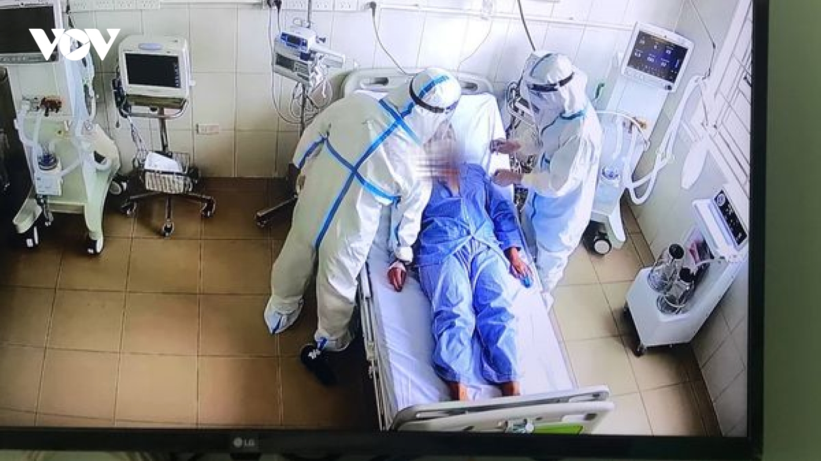 Trung tâm hồi sức tích cực lớn nhất miền Bắc tiếp nhận 6 bệnh nhân COVID-19 nặng