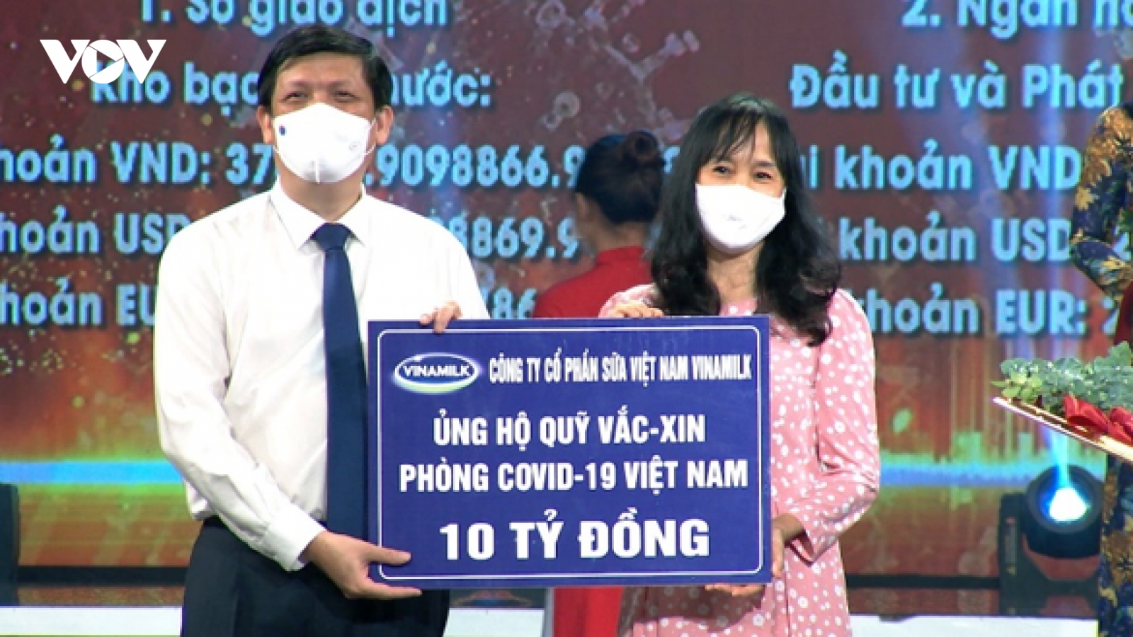 Vinamilk tiếp tục đồng hành với Chính phủ, ủng hộ 10 tỷ đồng vào Quỹ vaccine