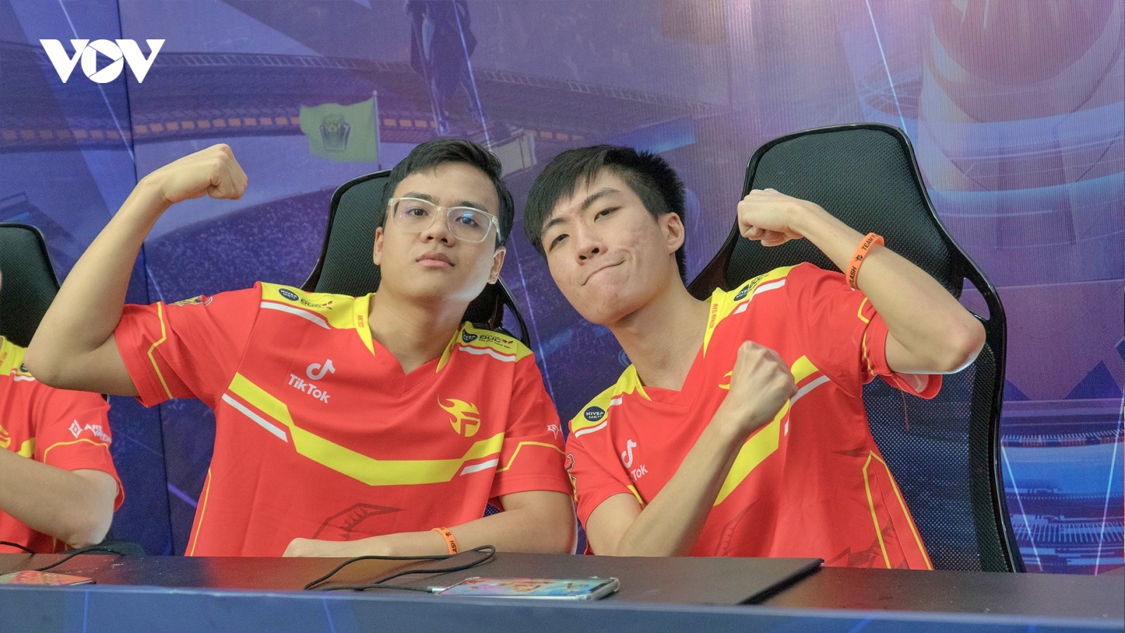 AWC 2021: Team Flash của Việt Nam tạo liền hai cú "địa chấn" ở bảng tử thần