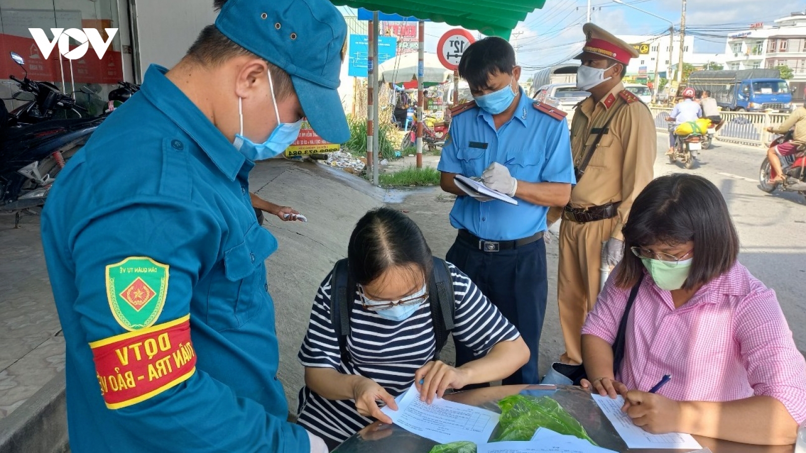 Kiểm soát COVID-19 vùng giáp ranh, không còn cảnh “mạnh ai nấy làm”