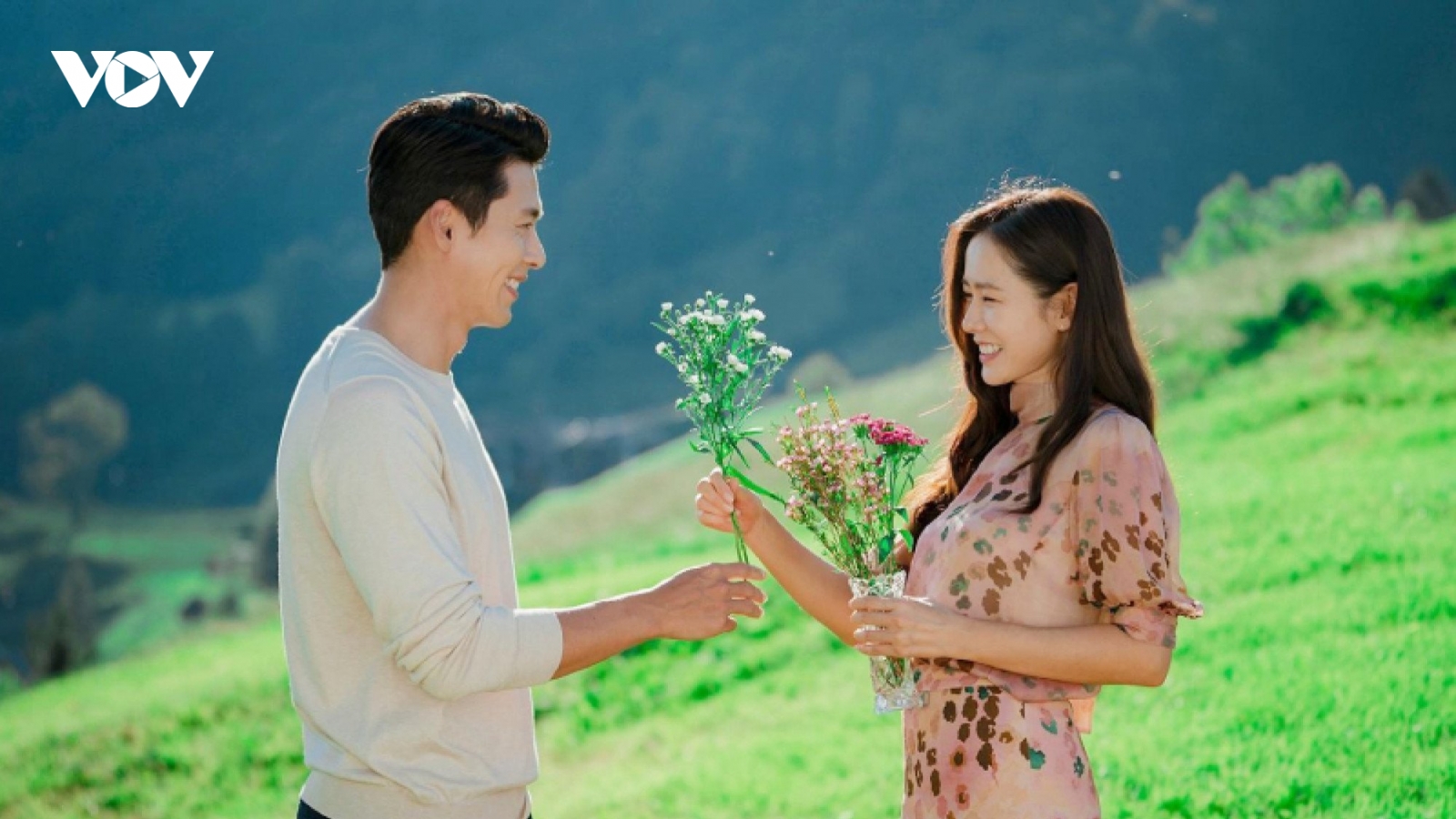Rộ bằng chứng Hyun Bin và Son Ye Jin sắp về chung một nhà