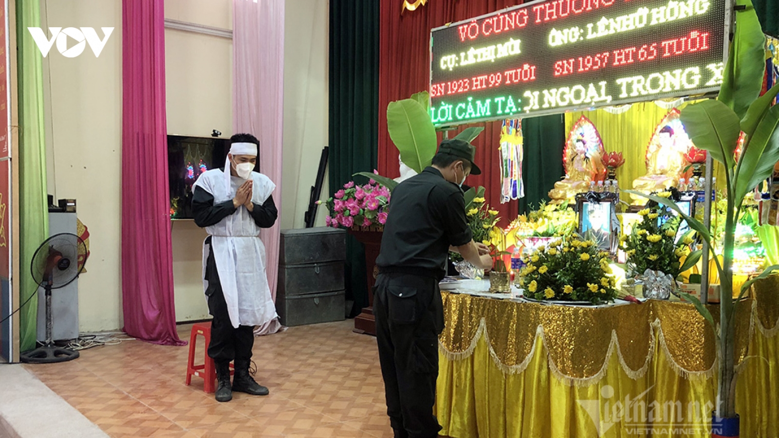 Bà nội và bố đẻ mất, Thượng úy CSCĐ nén nỗi đau ở lại chống dịch tại Bắc Giang