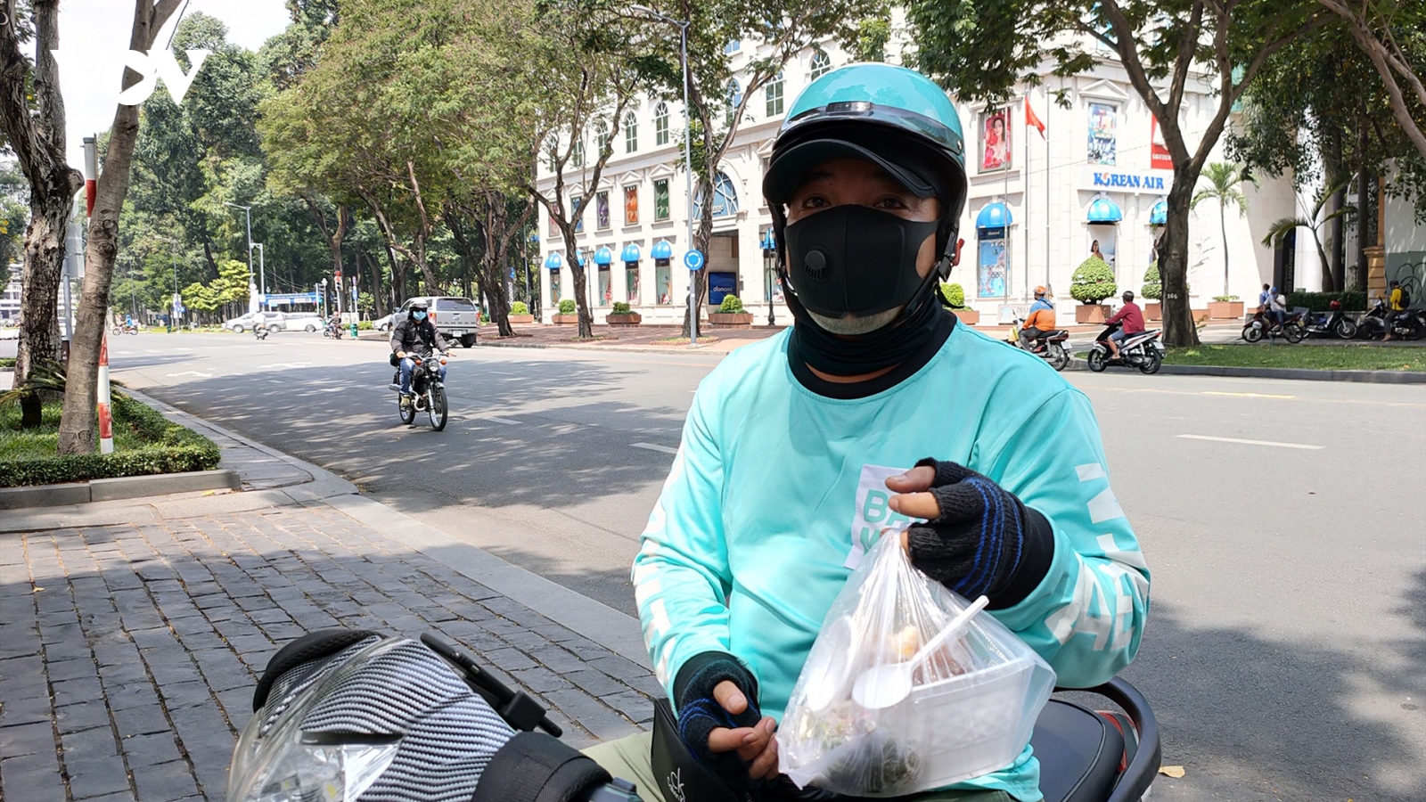Shipper - nghề “hot” đối mặt với hiểm nguy, lọc lừa và khủng hoảng thừa